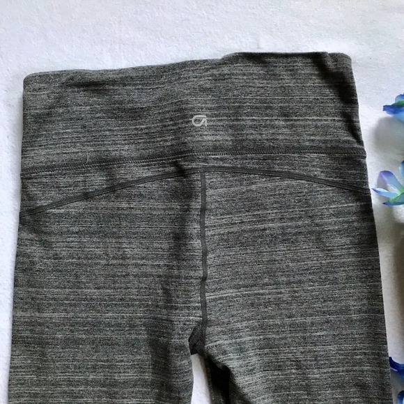 Gap Fit NWOT Performance Capri Women S - Picture 6 of 8